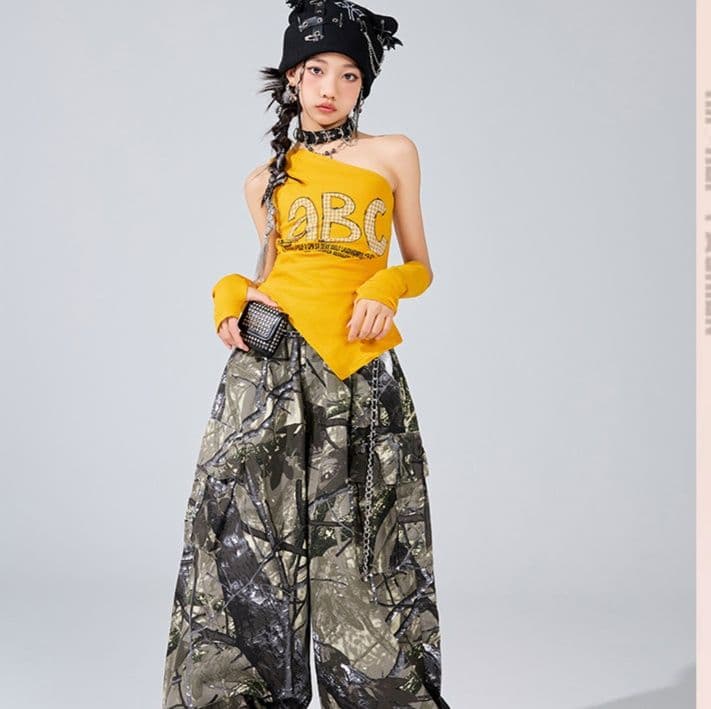 ダンス衣装 迷彩柄ワイドパンツとワンショルダートップスセット