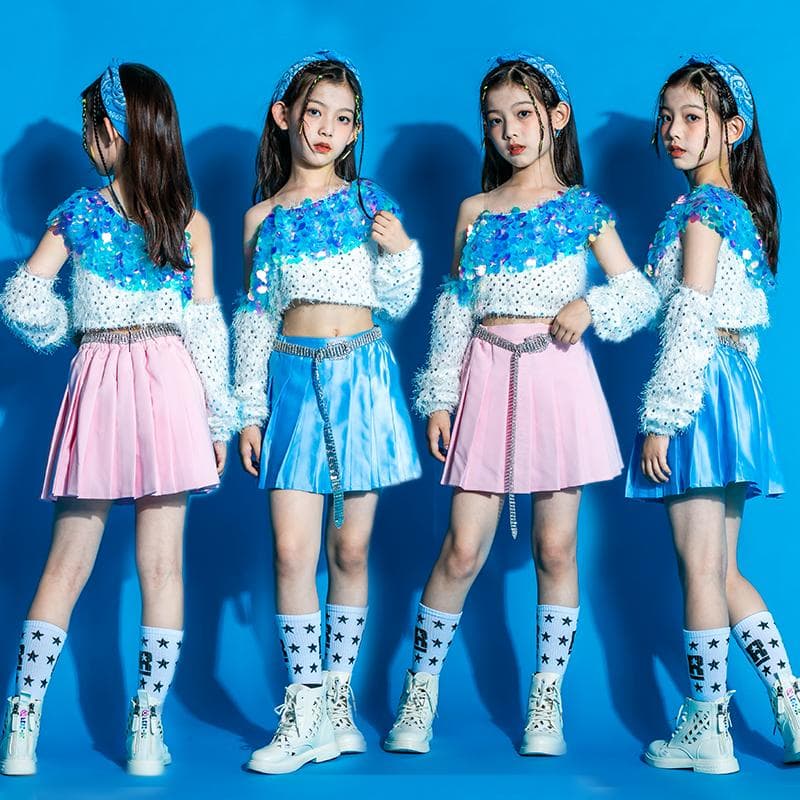 キラキラ輝くアイドル風ダンス衣装