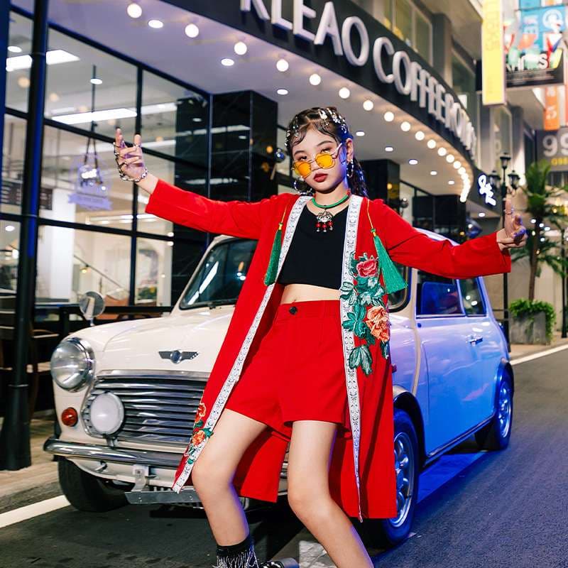 ダンス衣装 キラキラビジュー付きセットアップ衣装