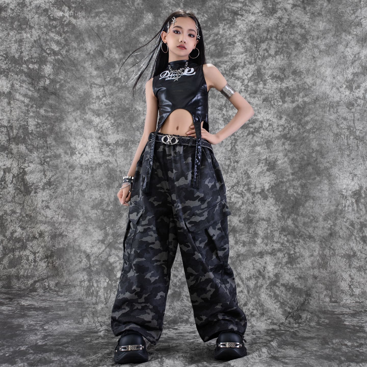ダンス衣装 迷彩柄ワイドパンツ光沢トップスセット