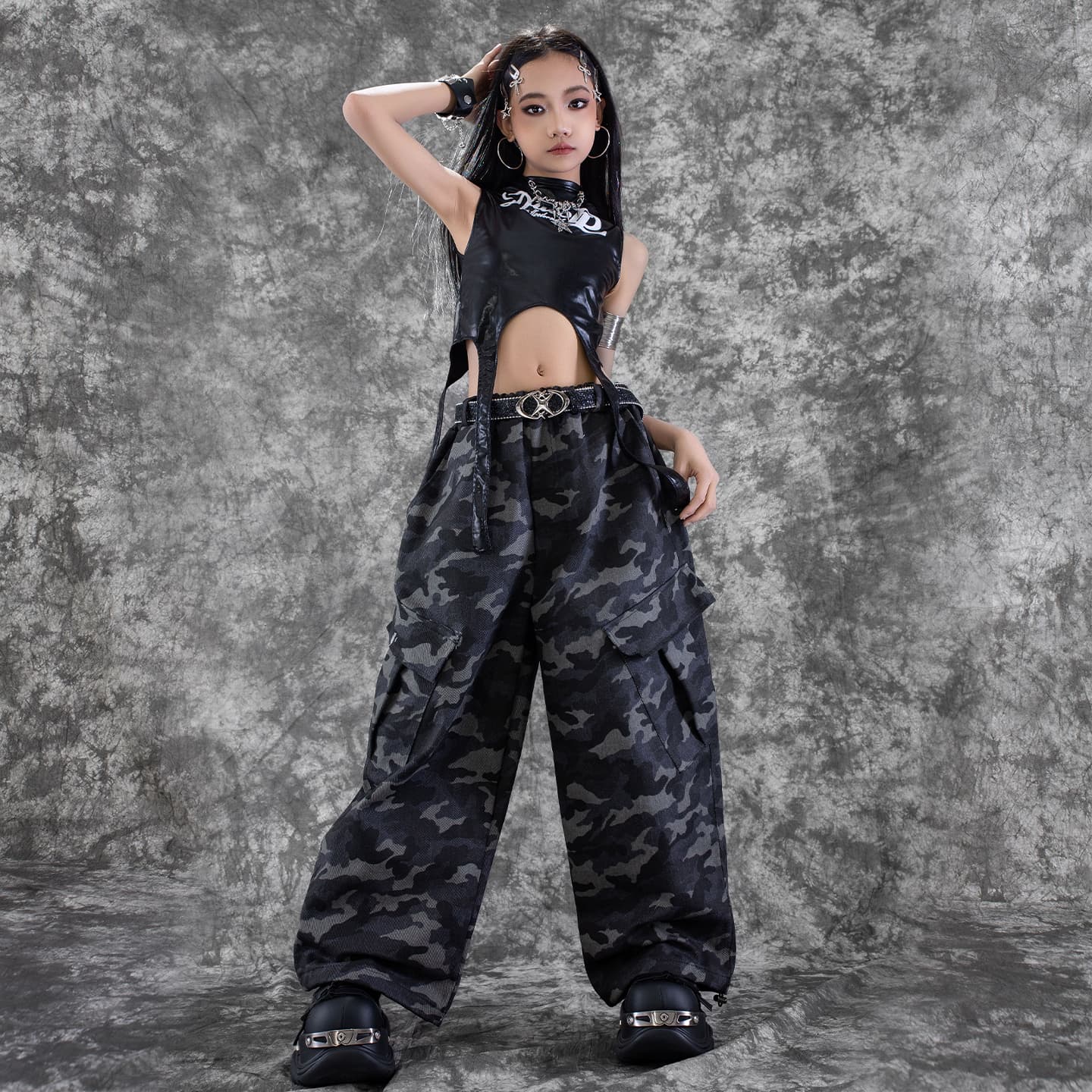ダンス衣装 迷彩柄ワイドパンツ光沢トップスセット