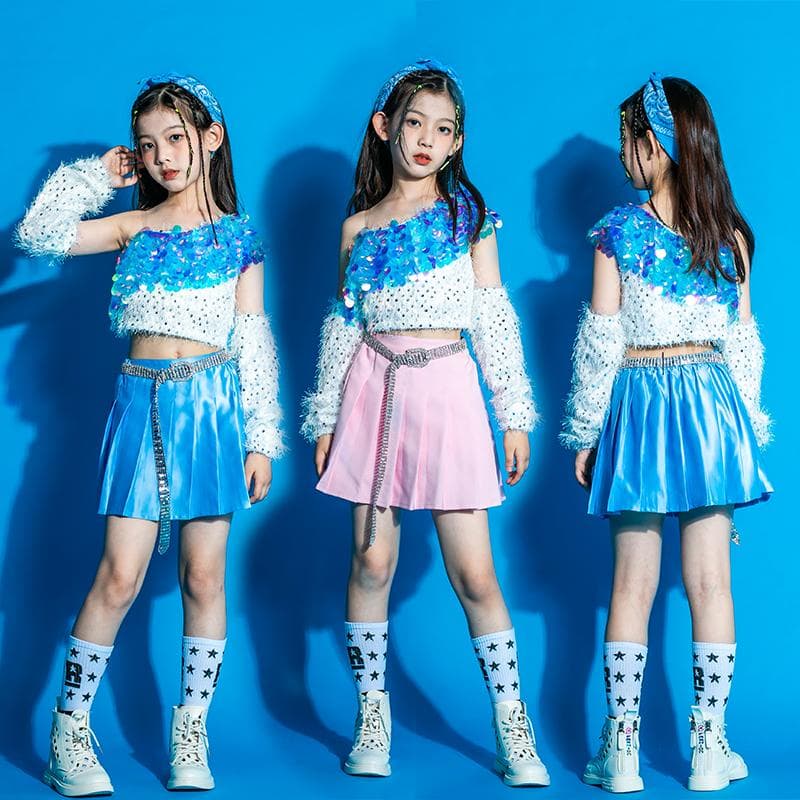 キラキラ輝くアイドル風ダンス衣装