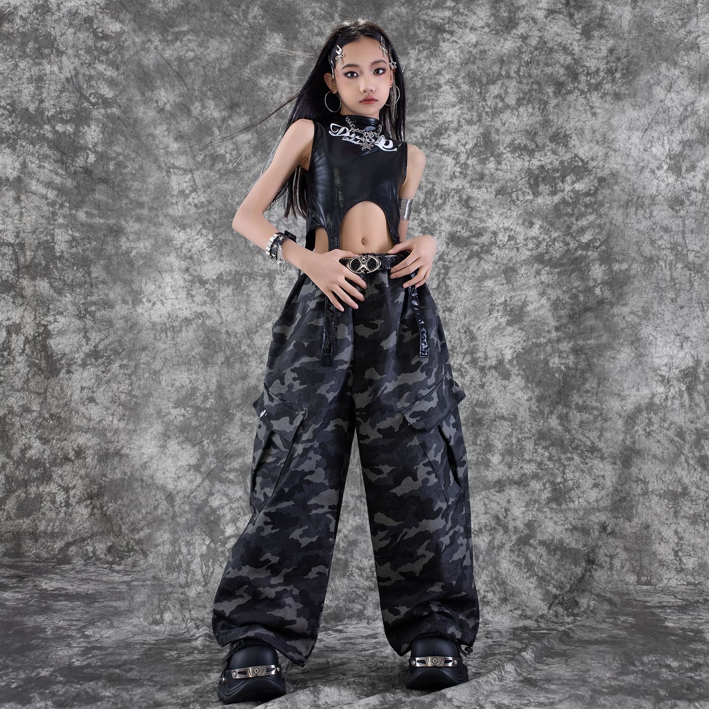 ダンス衣装 迷彩柄ワイドパンツ光沢トップスセット