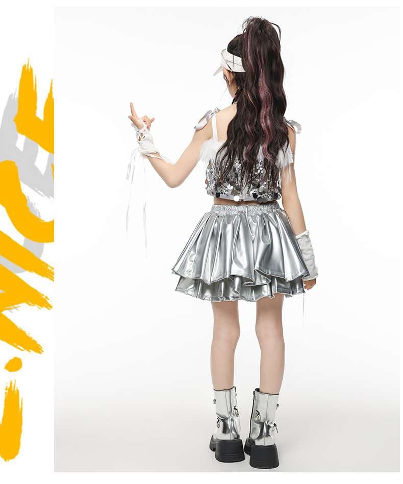 キラキラ輝くアイドル風ダンス衣装