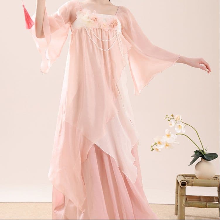 ダンス衣装 優雅な花飾り シフォン重ね舞踏衣装