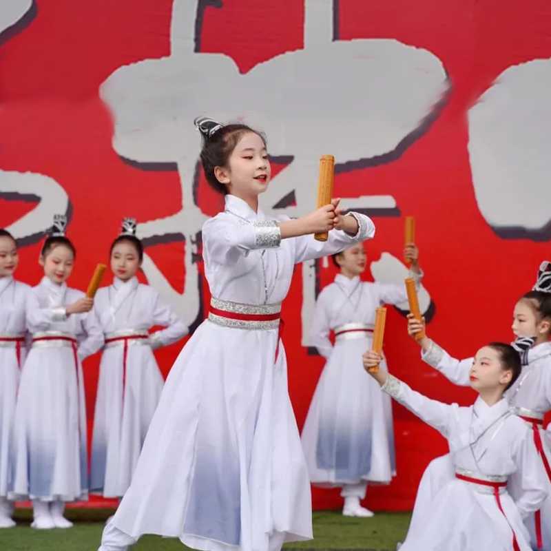 ダンス衣装 伝統風舞踊衣装 華麗な舞台演出セット
