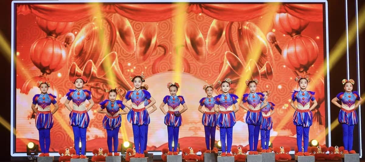 ダンス衣装 ダンス衣装 未来感覚ダンスセットアップ