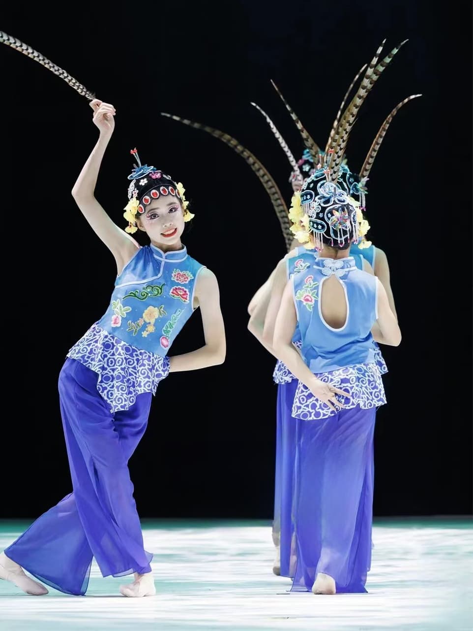 ダンス衣装 伝統舞踊チャイナカット二部式衣装