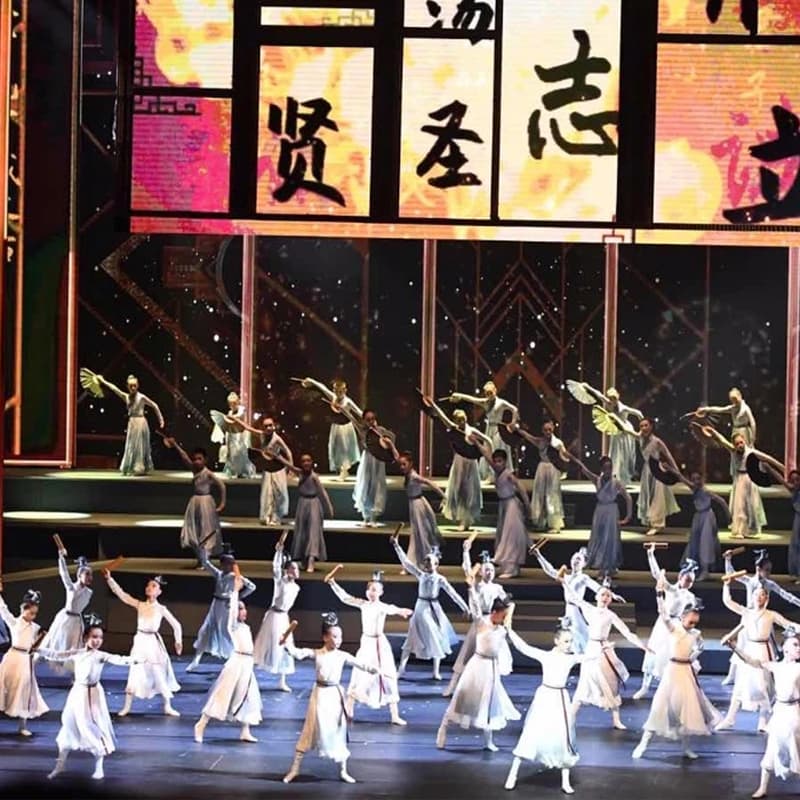 ダンス衣装 伝統風舞踊衣装 華麗な舞台演出セット
